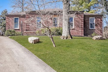 5904 BLUFFINGTON CT LOUISVILLE, KY 40291